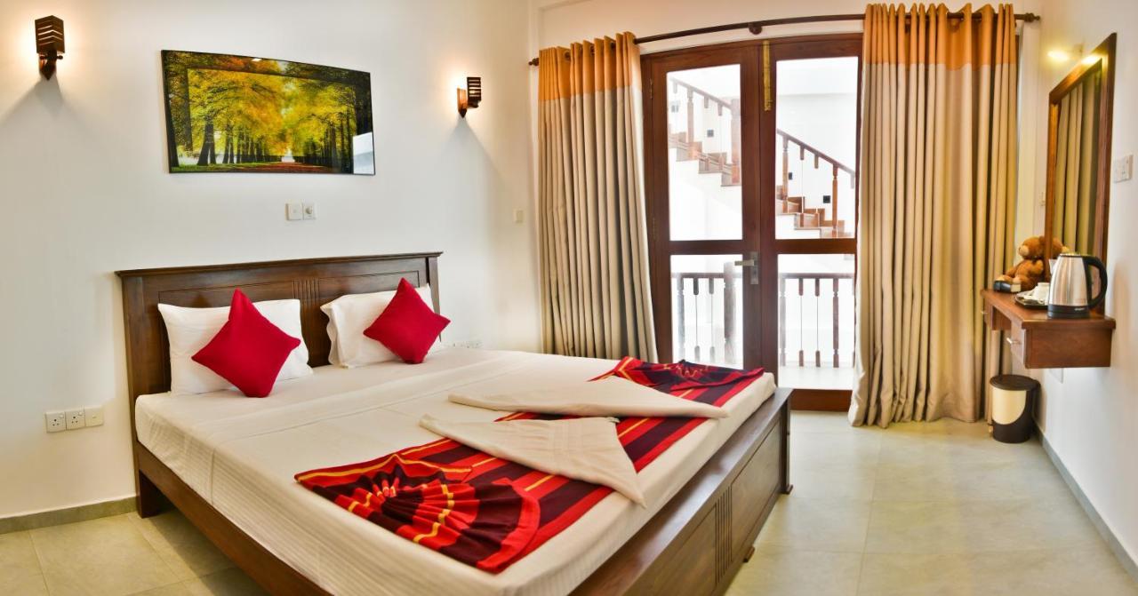 Hotel Rominrich Hikkaduwa Esterno foto