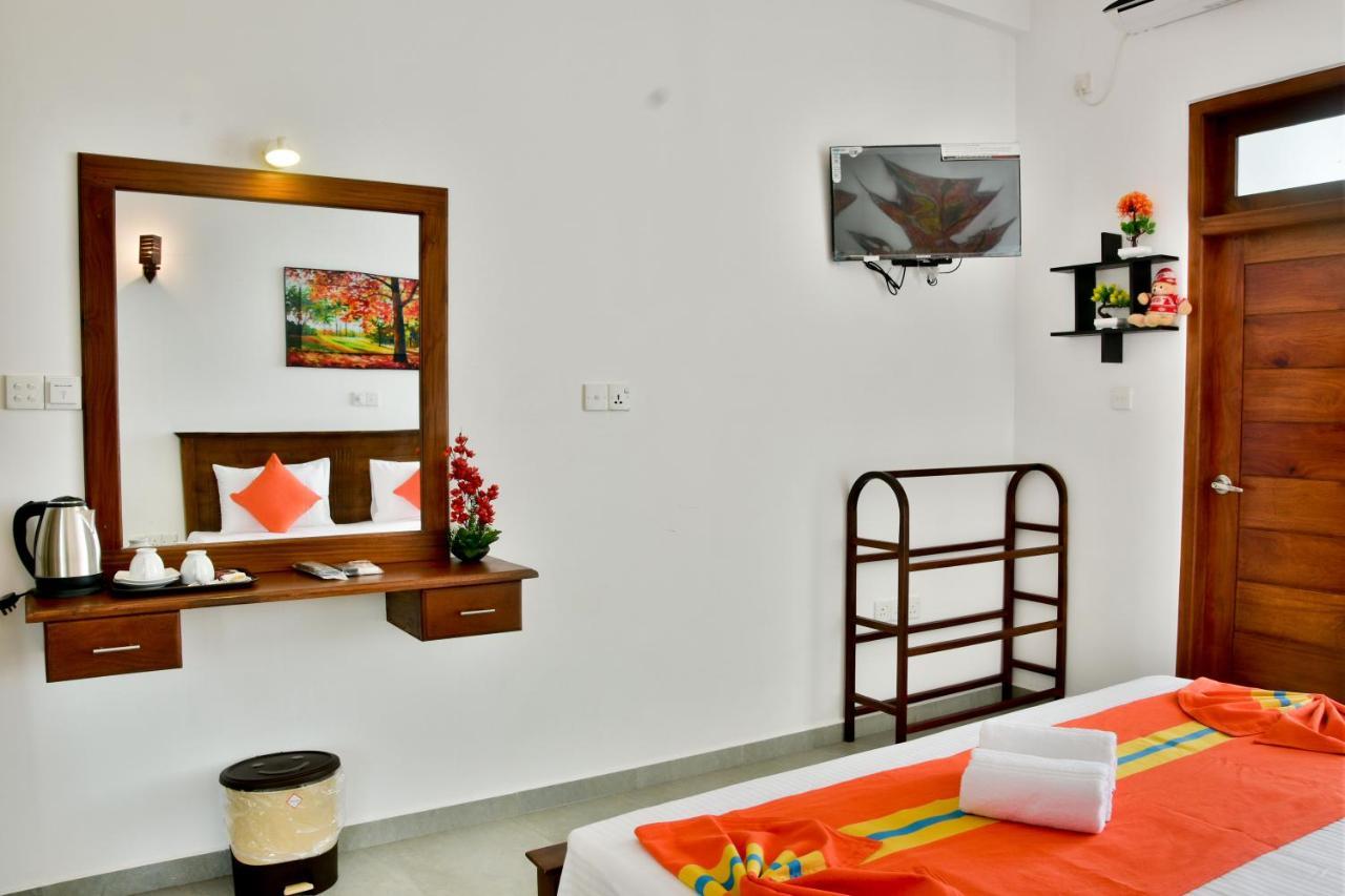 Hotel Rominrich Hikkaduwa Esterno foto